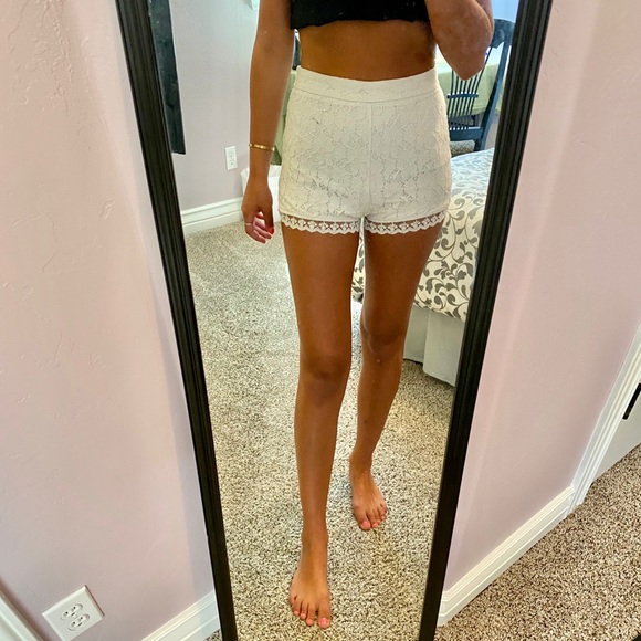 Shorts - Picture 3 of 4